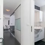 Apartment Tudor
